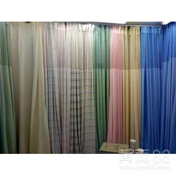 醫(yī)用隔簾在醫(yī)療環(huán)境中的重要性及鑫凱茂的專業(yè)制造